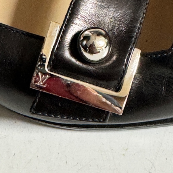 Louis Vuitton Low Heel Shoe - Picture 7 of 7